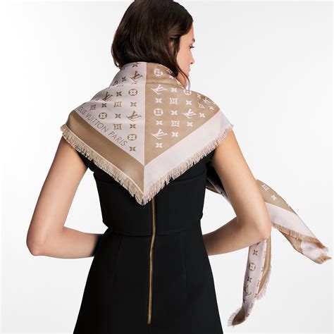 louis vuitton schal kombinieren|louis vuitton duogram shawl.